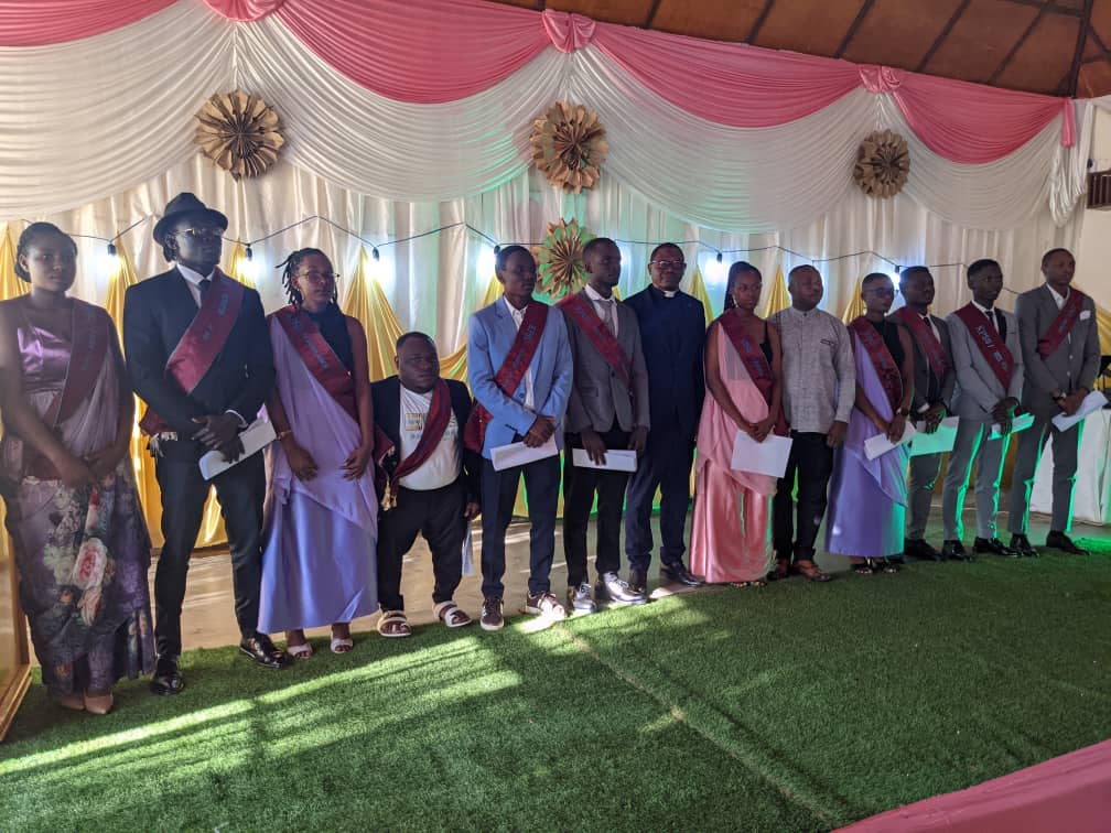 Komite nshya igiye kuyobora abanyeshuri ba Kibogora polytechnic iri kumwe na bamwe mu bayobozi ba kaminuza