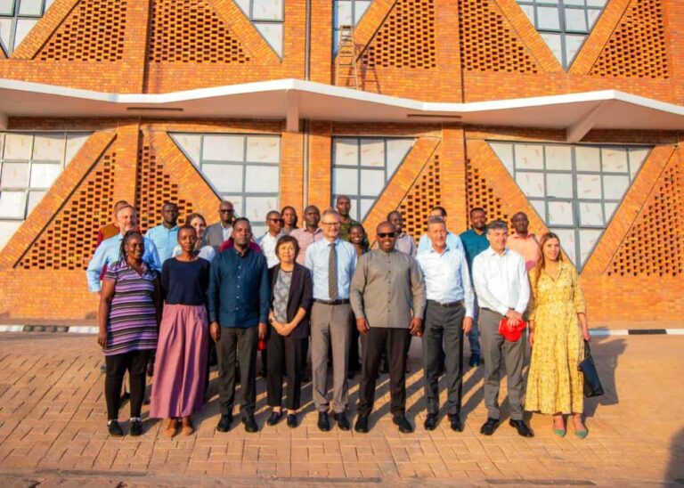 370ea8e1-bc77-4a41-bafb-8eff17ed4d84