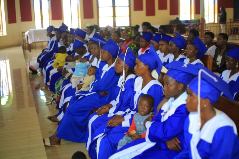 Aba babyaye imburagihe barashimira EAR Diyoseze ya Cyangugu yabigishije imyuga