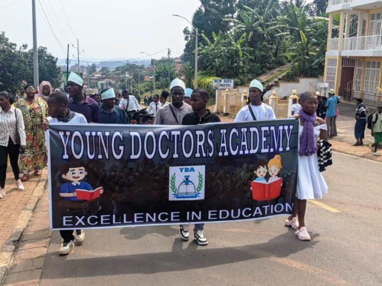 Abanyeshuri ba Young doctors'Academy mu karasisi