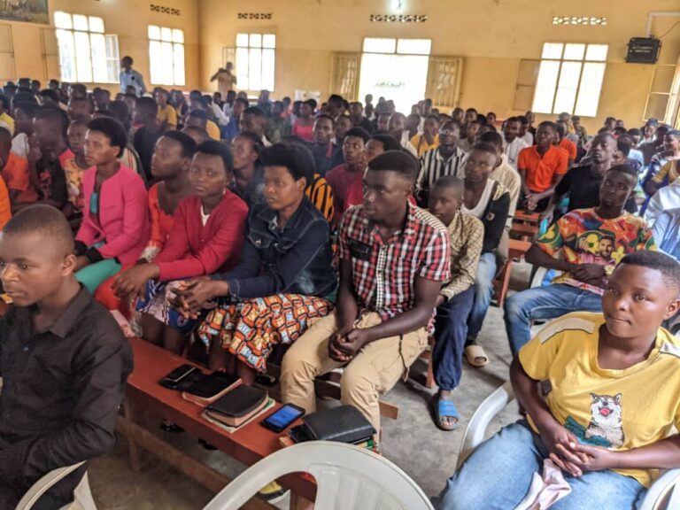 Urubyiruko 321 rwiyemeje kwishakamo ibisubizo