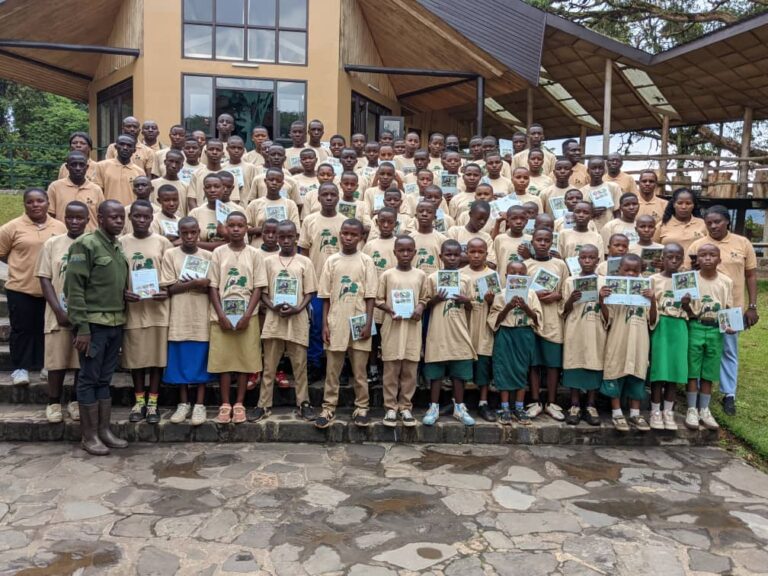 Abo mu mashuri ya GS Nkungu, GS Matare na GS Gatare mu murenge wa Nkungu,akarere ka Rusizi biyemeje kutarebera uwo babona yangiza iyi pariki.