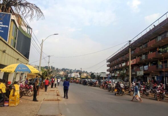 Abakorera mu mujyi wa Rusizi bashimishijwe n'icyemezo cyafashwe n'intara n'abikorera cyo kutazongera guhagarikirwa imirimo ngo ni uko habaye inama cyangwa ibirori.