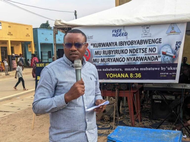 Umunyamabanga Nshingwabikorwa w'Umurenge wa Bweyeye Iyakaremye Jean Pierre avuga ko ibiyobyabwenge bifianye isano n'isenyuka ry'imiryango myinshi.