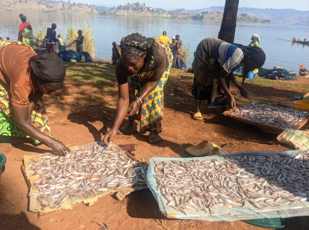 Bavuga ko guhora bunamye bazanitse gutya bibaviramo guhora bataka umugongo